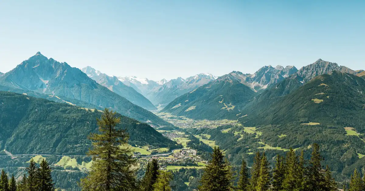 Landschaftsfoto Taleinwärts Stubaital 